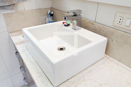 Casa à venda com 190m², 5 quartos e 3 vagas Casa à venda com 190m², 5 quartos e 3 vagasBanheiro