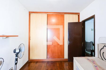 Casa à venda com 190m², 5 quartos e 3 vagas Casa à venda com 190m², 5 quartos e 3 vagasQuarto 3