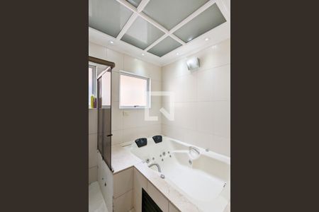 Casa à venda com 190m², 5 quartos e 3 vagas Casa à venda com 190m², 5 quartos e 3 vagasBanheiro