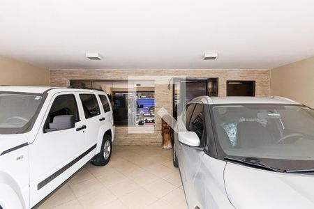 Casa à venda com 190m², 5 quartos e 3 vagas Casa à venda com 190m², 5 quartos e 3 vagasGaragem