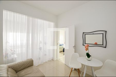 Apartamento à venda com 70m², 2 quartos e sem vagaQuarto / Sala