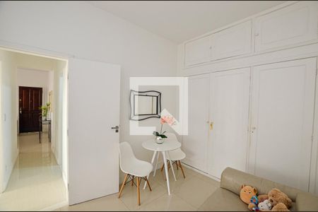 Apartamento à venda com 70m², 2 quartos e sem vagaQuarto / Sala