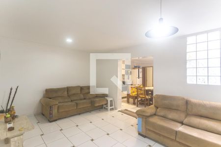 Sala de TV de casa para alugar com 3 quartos, 188m² em Santa Terezinha, São Bernardo do Campo