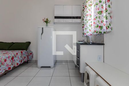 Cozinha de kitnet/studio para alugar com 1 quarto, 18m² em Vila Brasileira, Mogi das Cruzes