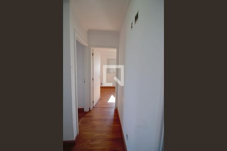 Corredor  de apartamento à venda com 2 quartos, 70m² em Jardim Maria Rosa, Taboão da Serra