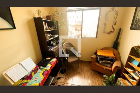 Quarto de apartamento à venda com 3 quartos, 58m² em Sagrada Família, Belo Horizonte