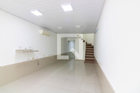 Sala 1 de casa à venda com 2 quartos, 200m² em Jardim Aeroporto, São Paulo