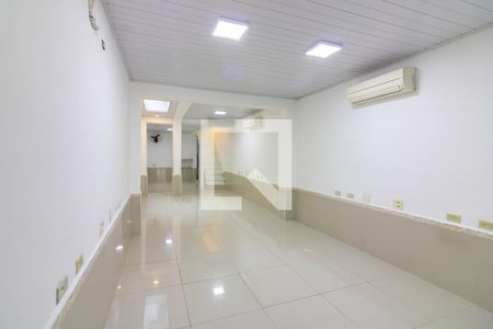 Sala 2 de casa para alugar com 2 quartos, 200m² em Jardim Aeroporto, São Paulo