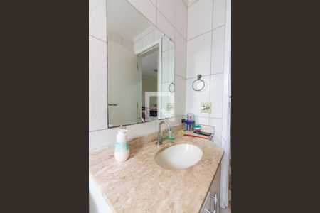 Banheiro de apartamento para alugar com 2 quartos, 65m² em Vila Yolanda, Osasco