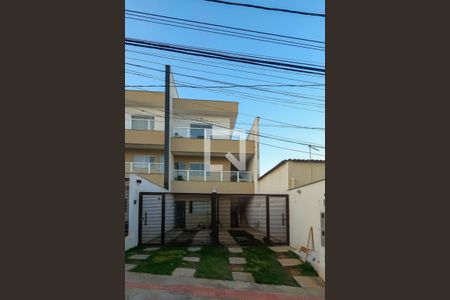 Fachada de casa à venda com 3 quartos, 183m² em Senhora das Graças, Betim