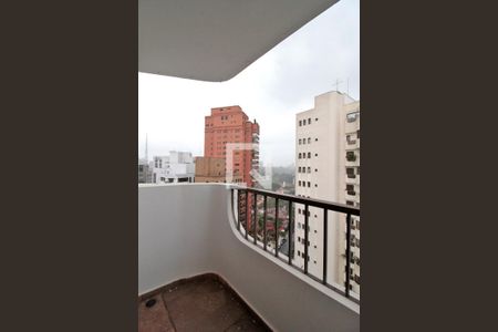 Varanda de apartamento para alugar com 3 quartos, 227m² em Higienópolis, São Paulo