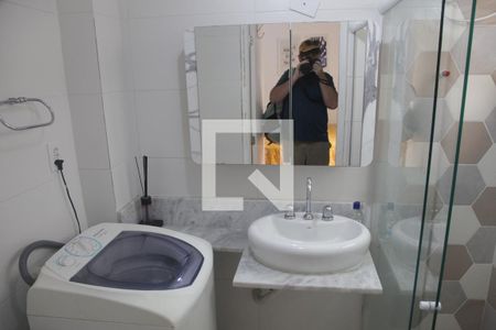 Banheiro de kitnet/studio para alugar com 1 quarto, 20m² em Copacabana, Rio de Janeiro