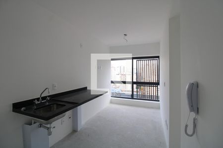 Sala e cozinha  de apartamento para alugar com 2 quartos, 39m² em Vila Pompéia, São Paulo