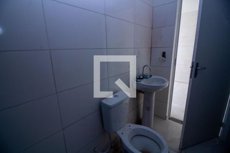 Banheiro de apartamento para alugar com 1 quarto, 35m² em Jardim Wanda, Taboão da Serra