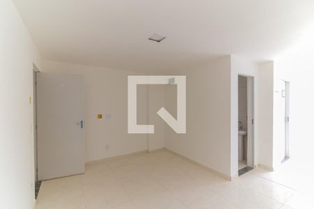 Sala de apartamento para alugar com 1 quarto, 35m² em Jardim Wanda, Taboão da Serra