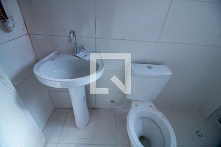 Banheiro  de apartamento para alugar com 1 quarto, 35m² em Jardim Wanda, Taboão da Serra