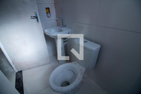 Banheiro  de apartamento para alugar com 1 quarto, 35m² em Jardim Wanda, Taboão da Serra