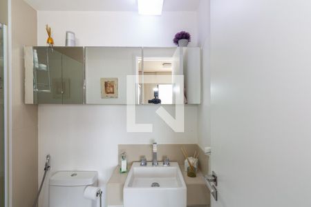 Banheiro de kitnet/studio à venda com 1 quarto, 40m² em Vila Nova Conceição, São Paulo