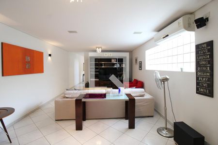 Sala  de casa à venda com 3 quartos, 220m² em Bela Aliança, São Paulo