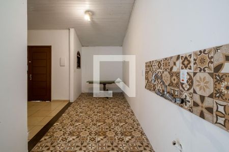 Sala/Cozinha de casa para alugar com 3 quartos, 80m² em Guarujá, Porto Alegre