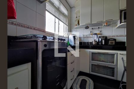 Cozinha de apartamento à venda com 3 quartos, 85m² em Esplanada, Belo Horizonte