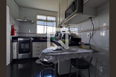 Cozinha de apartamento à venda com 3 quartos, 85m² em Esplanada, Belo Horizonte