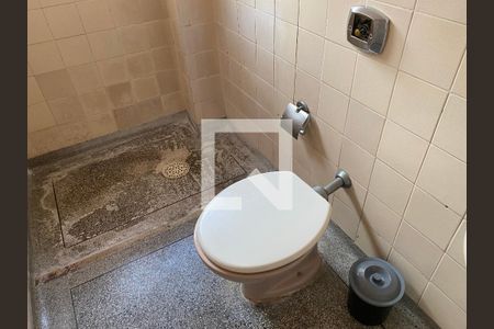 Apartamento para alugar com 130m², 2 quartos e sem vaga Apartamento para alugar com 130m², 2 quartos e sem vagaBanheiro da Suíte 2