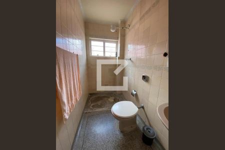 Apartamento para alugar com 130m², 2 quartos e sem vaga Apartamento para alugar com 130m², 2 quartos e sem vagaBanheiro da Suíte 2