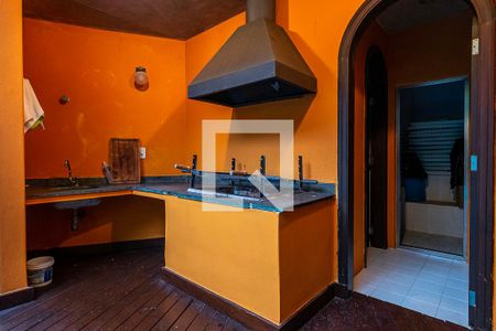 Casa à venda com 420m², 4 quartos e 4 vagas Casa à venda com 420m², 4 quartos e 4 vagasQuintal - Churrasqueira