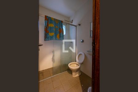 Casa à venda com 420m², 4 quartos e 4 vagas Casa à venda com 420m², 4 quartos e 4 vagasÁrea de Serviço - Banheiro