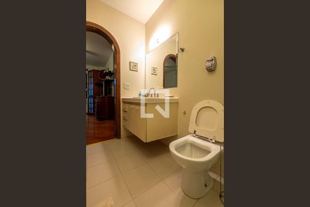 Casa à venda com 420m², 4 quartos e 4 vagas Casa à venda com 420m², 4 quartos e 4 vagasSuíte 4 - Banheiro