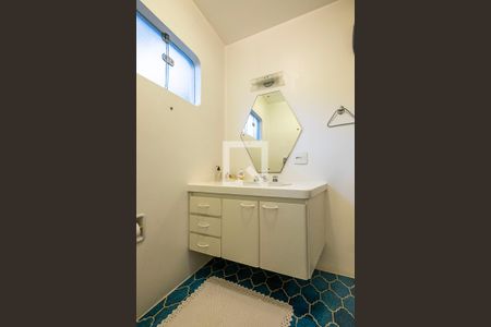 Casa à venda com 420m², 4 quartos e 4 vagas Casa à venda com 420m², 4 quartos e 4 vagasSuíte 3 - Banheiro