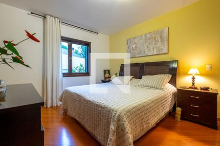 Casa à venda com 420m², 4 quartos e 4 vagas Casa à venda com 420m², 4 quartos e 4 vagasSuíte 1