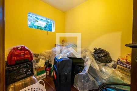 Casa à venda com 420m², 4 quartos e 4 vagas Casa à venda com 420m², 4 quartos e 4 vagasÁrea de Serviço - Quarto 2