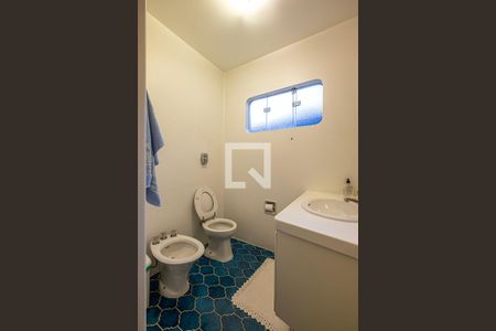 Casa à venda com 420m², 4 quartos e 4 vagas Casa à venda com 420m², 4 quartos e 4 vagasSuíte 3 - Banheiro