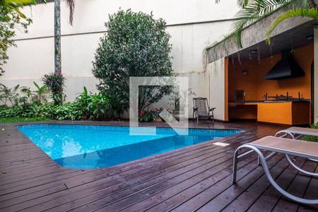 Casa à venda com 420m², 4 quartos e 4 vagas Casa à venda com 420m², 4 quartos e 4 vagasQuintal