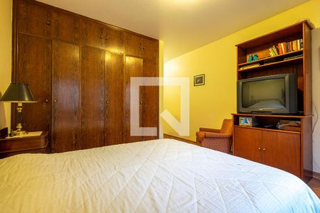 Casa à venda com 420m², 4 quartos e 4 vagas Casa à venda com 420m², 4 quartos e 4 vagasSuíte 2