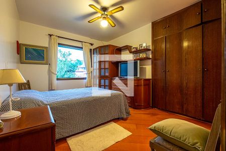 Casa à venda com 420m², 4 quartos e 4 vagas Casa à venda com 420m², 4 quartos e 4 vagasSuíte 4