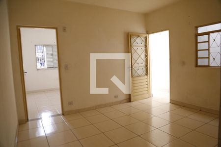 Sala de casa para alugar com 2 quartos, 70m² em Vila Miriam, São Paulo