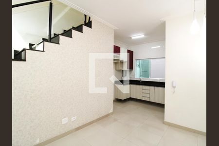 Sala de casa de condomínio para alugar com 2 quartos, 63m² em Vila Gustavo, São Paulo