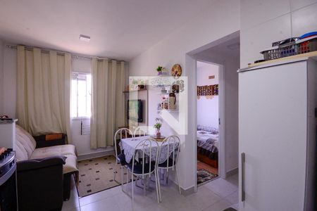Sala/Cozinha de apartamento à venda com 2 quartos, 32m² em Parque Fongaro, São Paulo