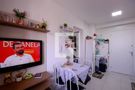 Sala/Cozinha de apartamento à venda com 2 quartos, 32m² em Parque Fongaro, São Paulo