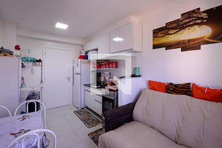 Sala/Cozinha de apartamento à venda com 2 quartos, 32m² em Parque Fongaro, São Paulo