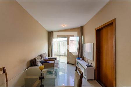 Sala de apartamento à venda com 3 quartos, 101m² em Heliópolis, Belo Horizonte