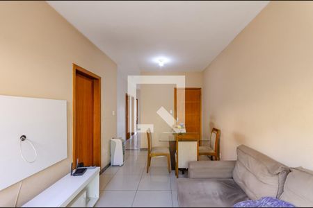 Sala de apartamento à venda com 3 quartos, 77m² em Heliópolis, Belo Horizonte