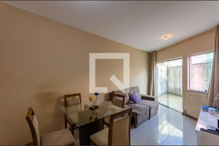 Sala de apartamento à venda com 3 quartos, 77m² em Heliópolis, Belo Horizonte