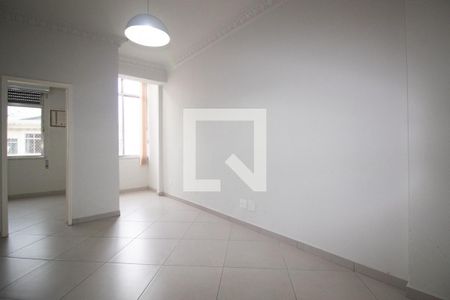 Sala de apartamento para alugar com 2 quartos, 72m² em Copacabana, Rio de Janeiro