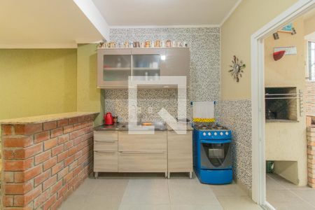 Cozinha de casa à venda com 2 quartos, 90m² em Guarujá, Porto Alegre