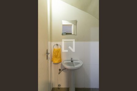 Lavabo de casa à venda com 2 quartos, 90m² em Guarujá, Porto Alegre