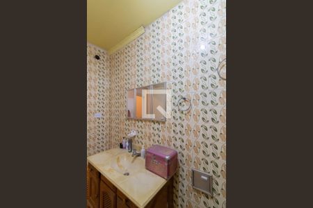 Casa à venda com 400m², 3 quartos e 3 vagas Casa à venda com 400m², 3 quartos e 3 vagasBanheiro